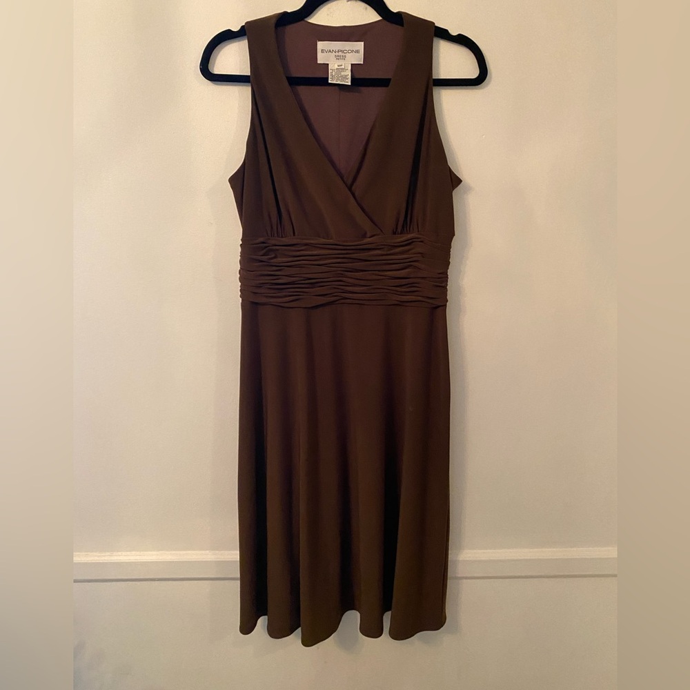 Evan-Picone Women’s Sleeveless Dress-beautiful chocolate brown. Size 12 P.